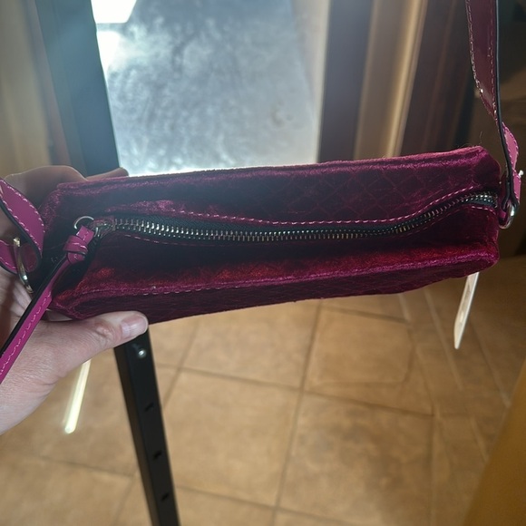 NWT Charming Charlie Dark Pink Quilted Velvet Crossbody Purse - Picture 8 of 8